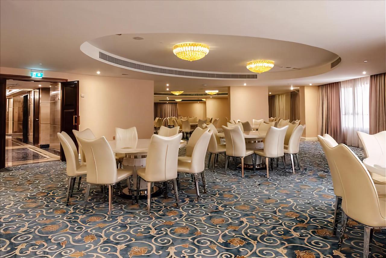 Crystal Plaza Al Majaz Hotel シャルジャ エクステリア 写真