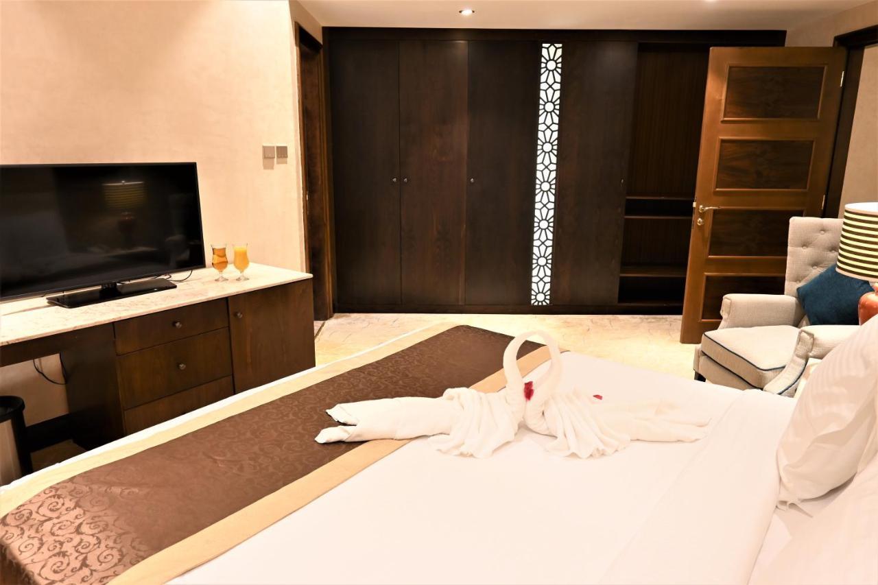 Crystal Plaza Al Majaz Hotel シャルジャ エクステリア 写真