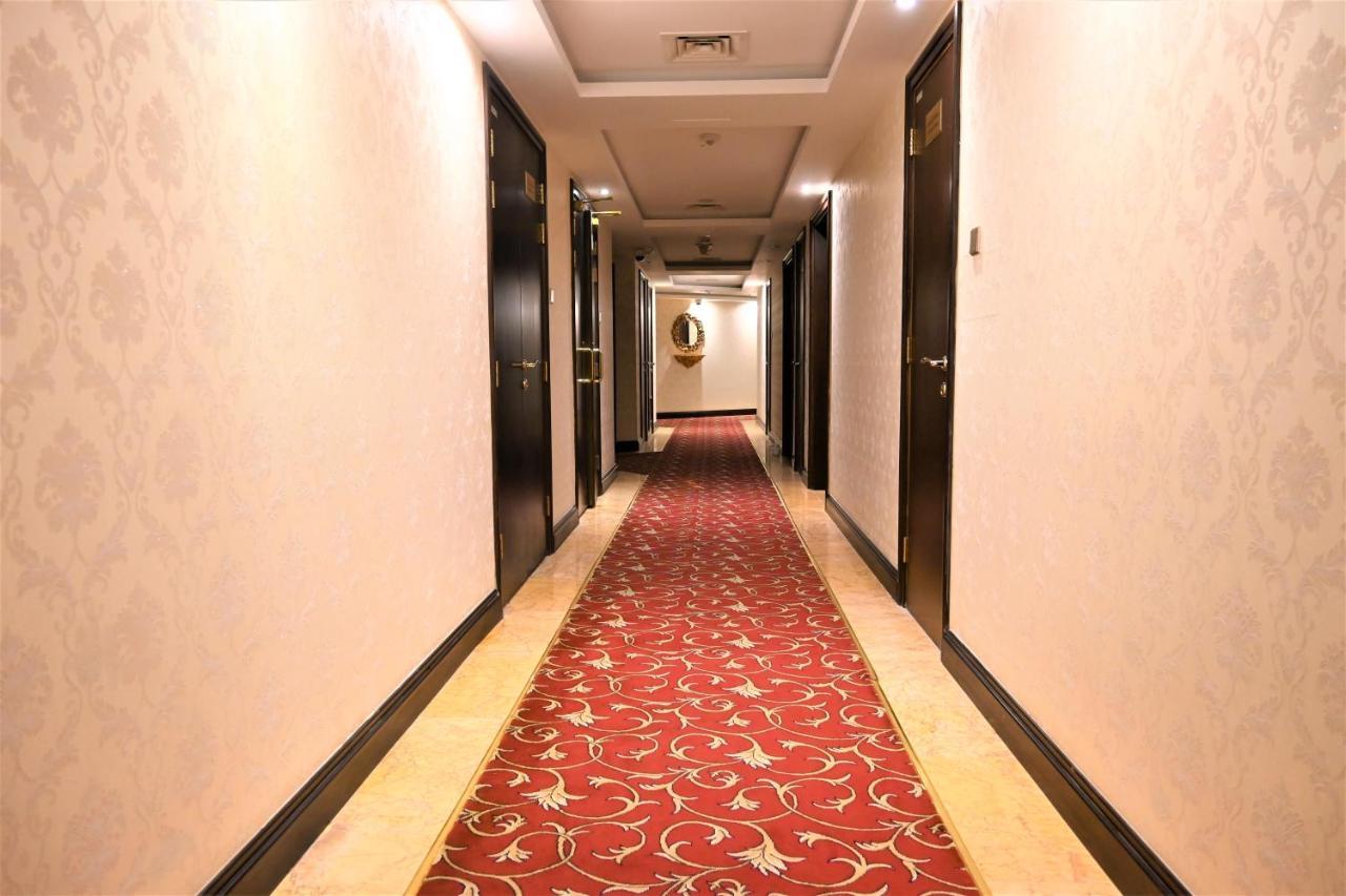 Crystal Plaza Al Majaz Hotel シャルジャ エクステリア 写真