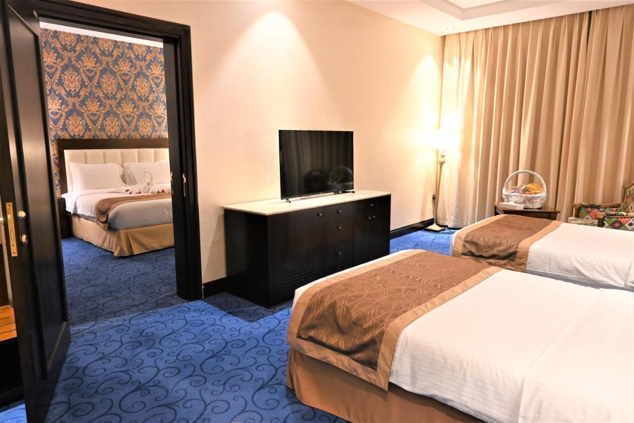 Crystal Plaza Al Majaz Hotel シャルジャ エクステリア 写真