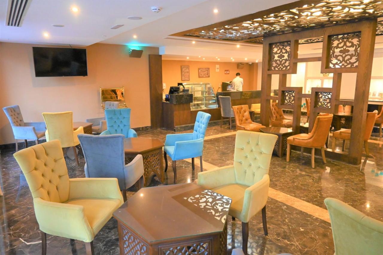 Crystal Plaza Al Majaz Hotel シャルジャ エクステリア 写真
