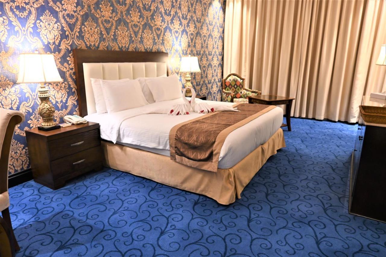 Crystal Plaza Al Majaz Hotel シャルジャ エクステリア 写真