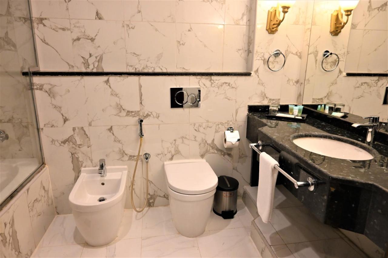 Crystal Plaza Al Majaz Hotel シャルジャ エクステリア 写真