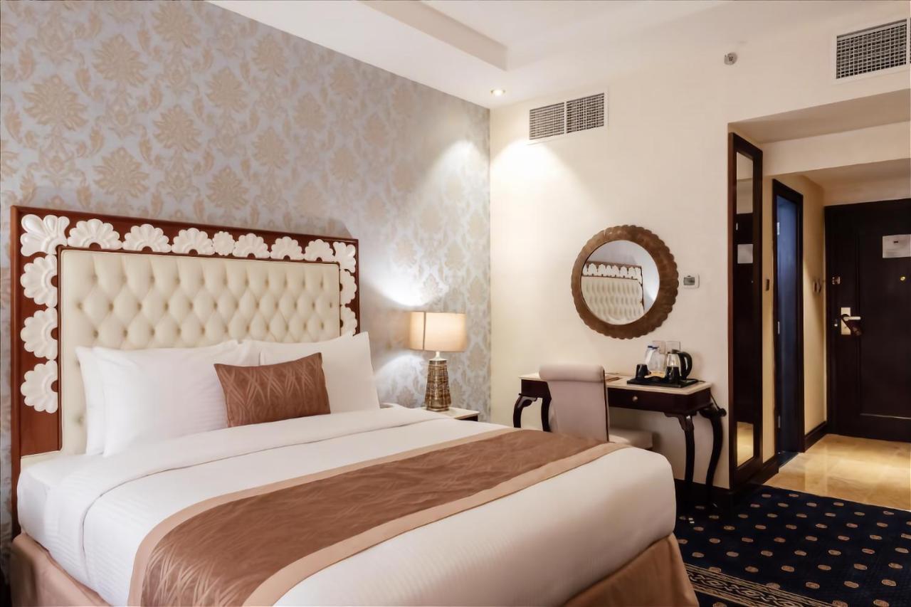 Crystal Plaza Al Majaz Hotel シャルジャ エクステリア 写真