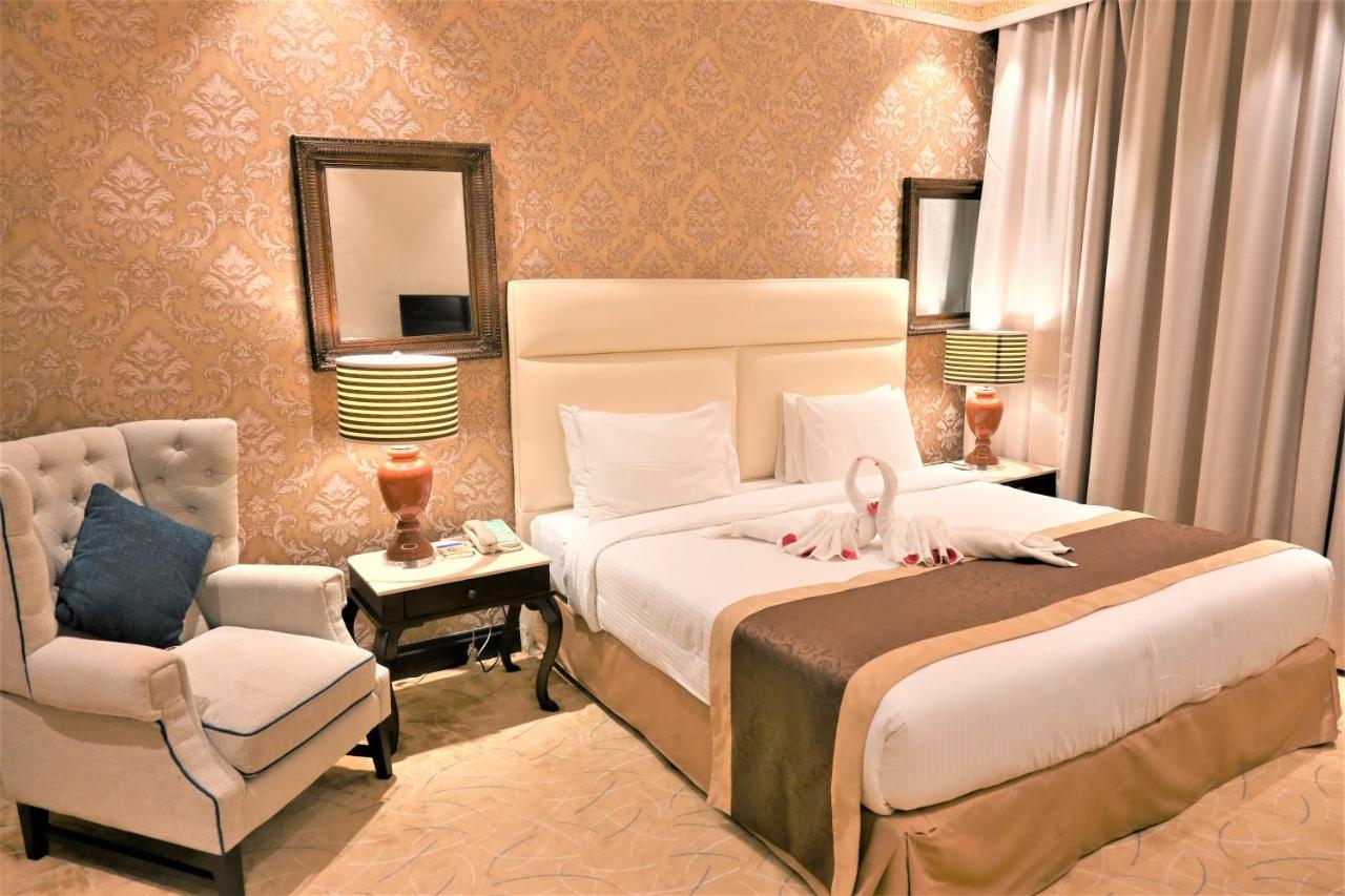 Crystal Plaza Al Majaz Hotel シャルジャ エクステリア 写真