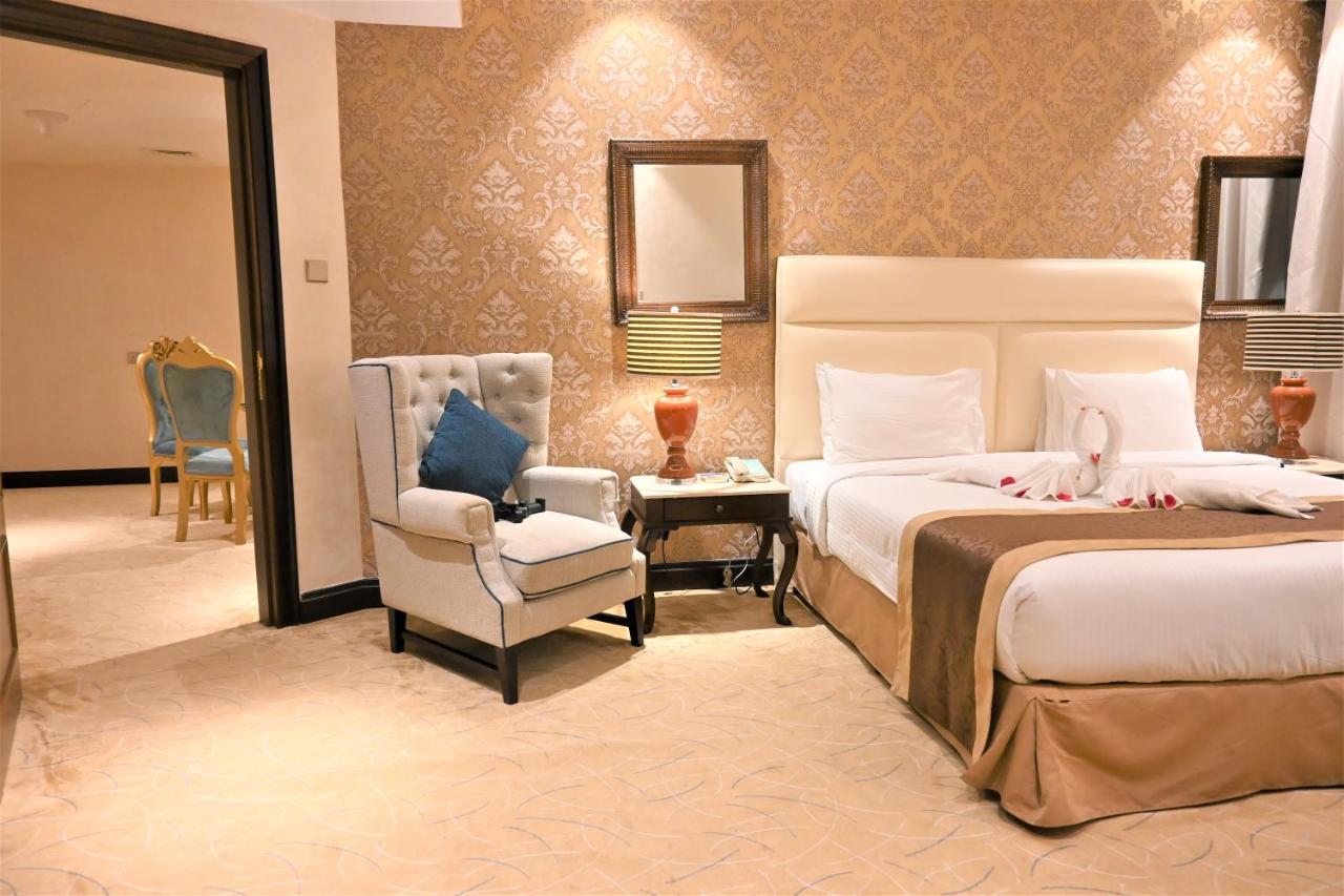 Crystal Plaza Al Majaz Hotel シャルジャ エクステリア 写真