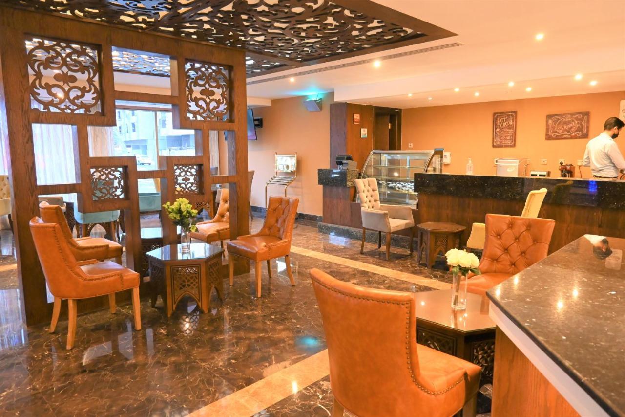 Crystal Plaza Al Majaz Hotel シャルジャ エクステリア 写真