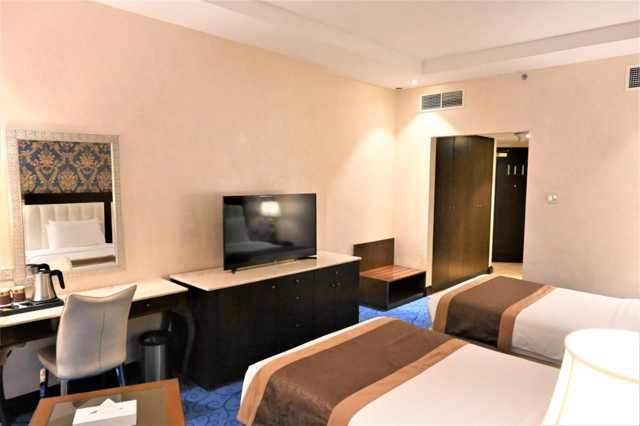 Crystal Plaza Al Majaz Hotel シャルジャ エクステリア 写真